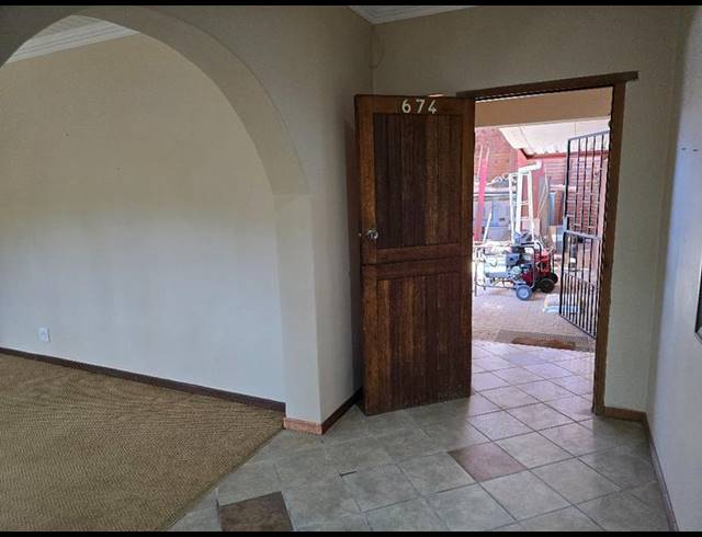 4 BEDROOM HOUSE FOR SALE IN SINOVILLE